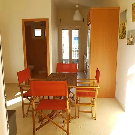Anna's Flat Kavos